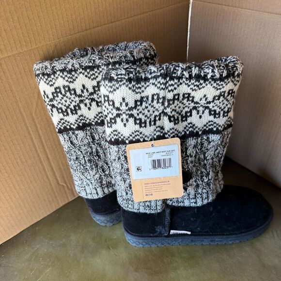 Muk Luks Size 6 JANIE knit Boot - NEW - Picture 1 of 1